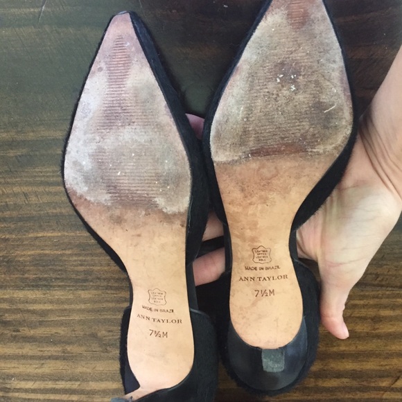 Ann Taylor Black Fur pointy toe Pumps - Picture 4 of 5